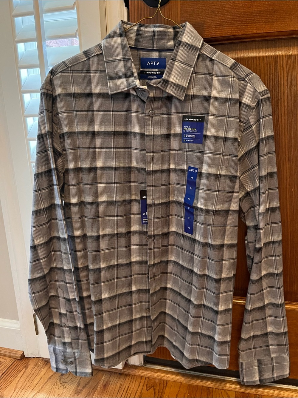 Apt. 9 Men’s Black and Gray Plaid Button-Up Shirt